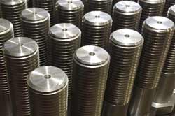 Изготовлены шпильки из нержавейки